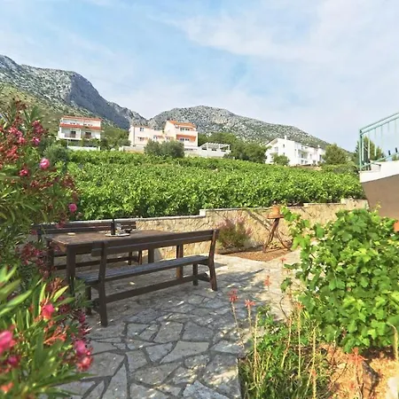 Apartman Lavanda *