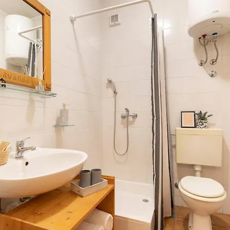 Lavanda Apartman *