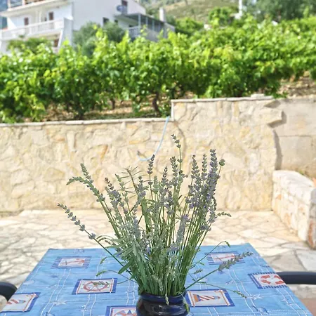 Apartman Lavanda *